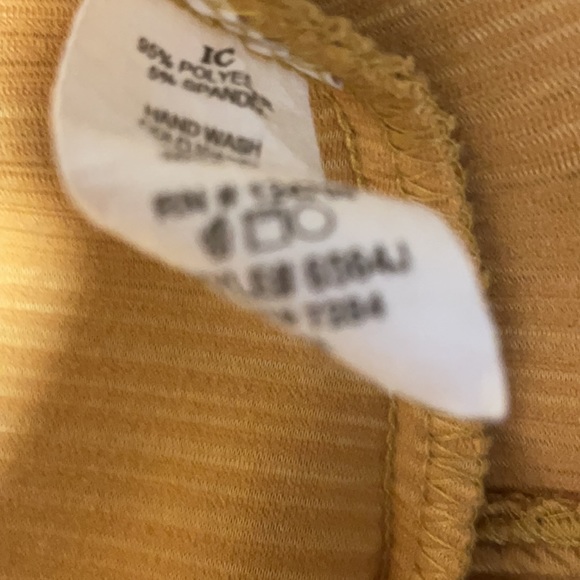 I c by Connie k Size M Gold upscale stylish jacket. Nice condition - Picture 8 of 9